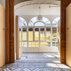 https://factory-gardens-hostel.topbarcelonahotels.com