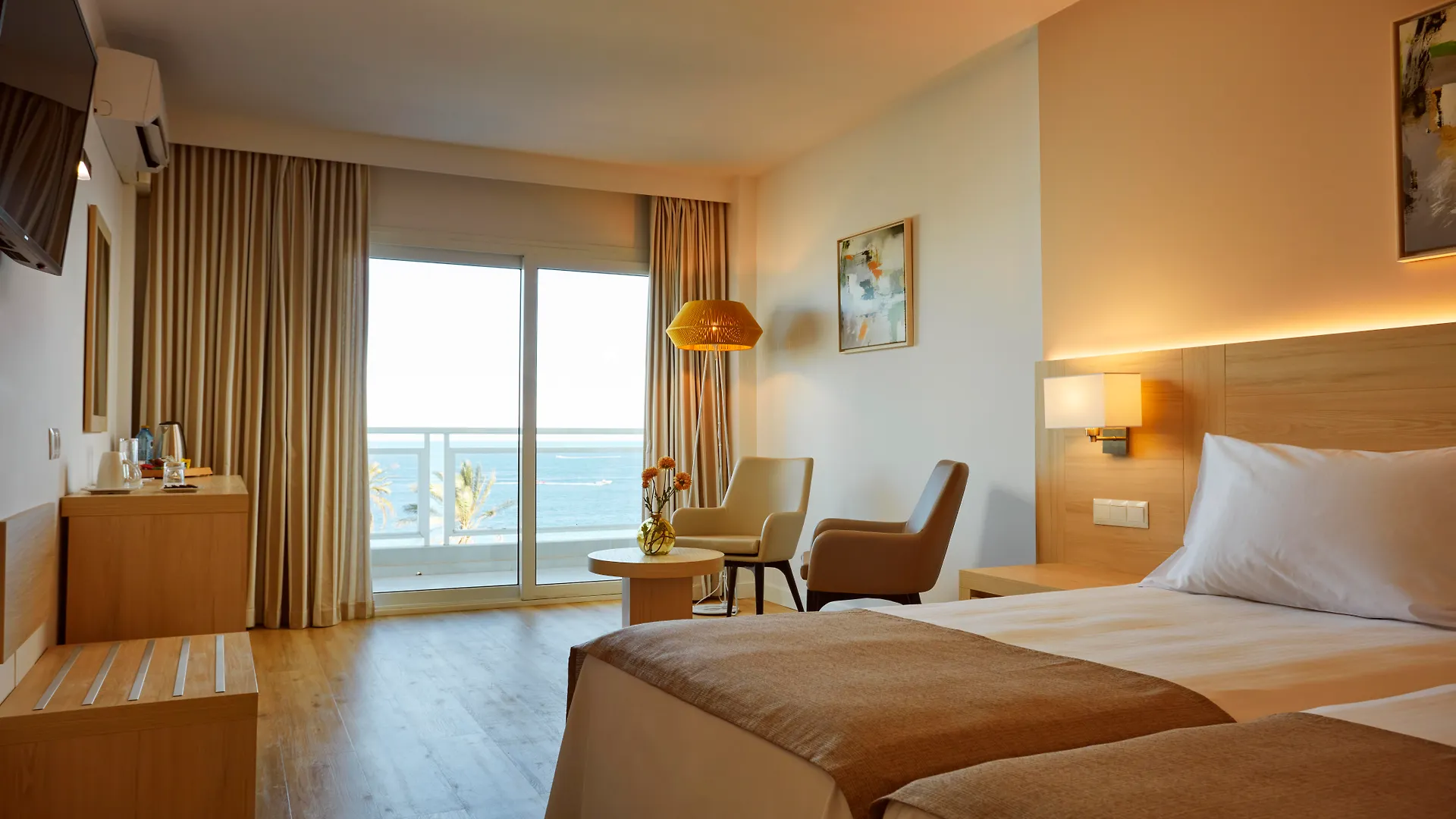 Hotel Las Arenas, Affiliated By Melia 베날마데나코스타