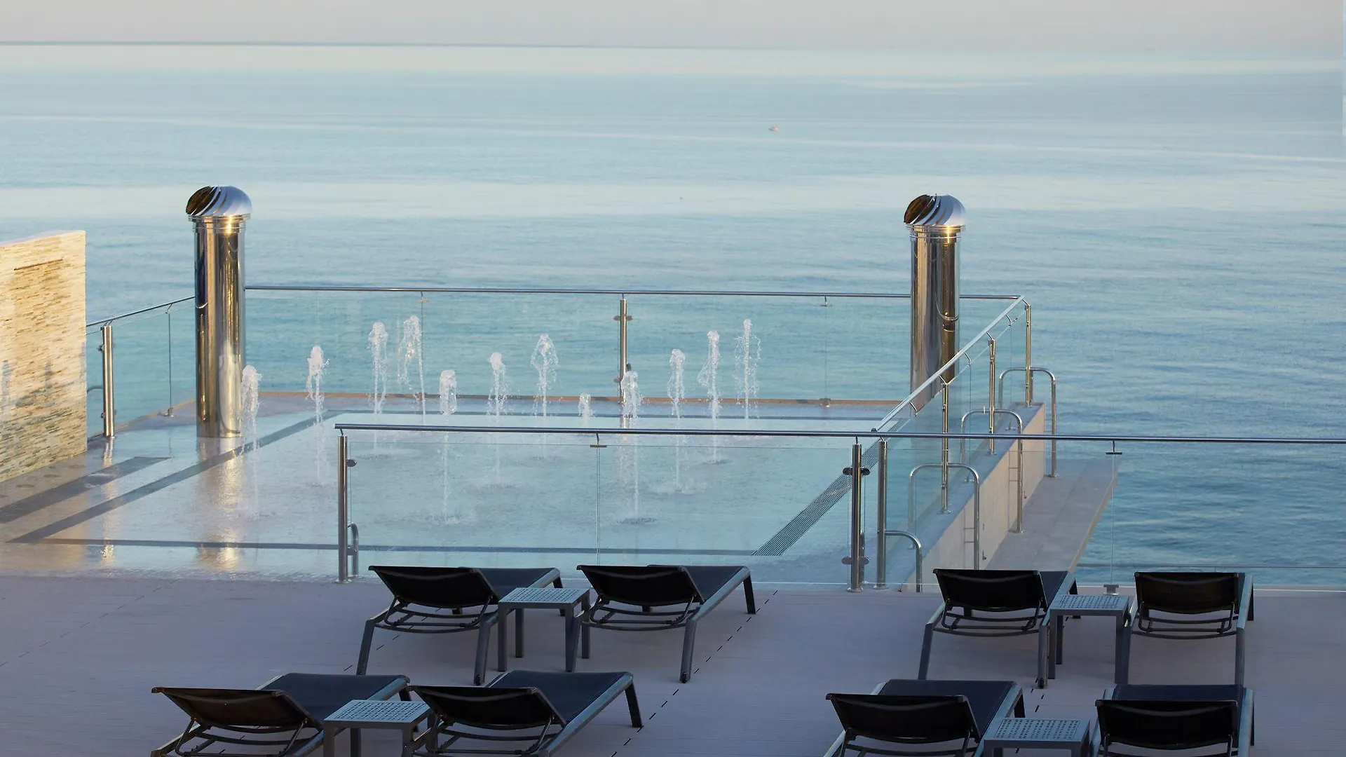 Hotel Las Arenas, Affiliated By Melia 베날마데나코스타 4*,  스페인